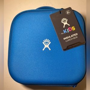 Hydroflask Children’s insulated lunchbox, Lake blue color. Zipper with T pull.